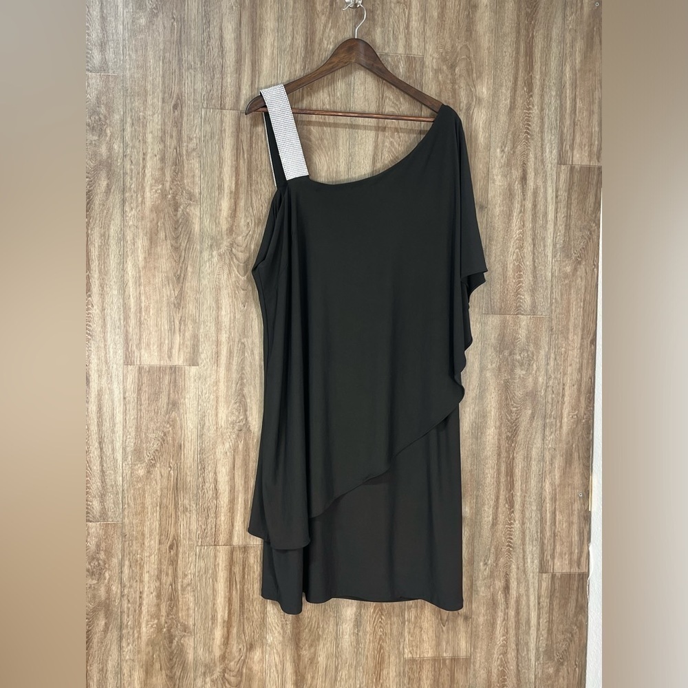 R&M Richards Asymmetric Knee Length with Draped Shoulder and Diamante Strap - Picture 3 of 13
